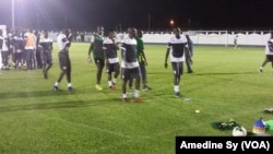 Les Sénégalais s’entraînent à Bongoville, le 12 janvier 2017 (VOA/Amedine Sy)
