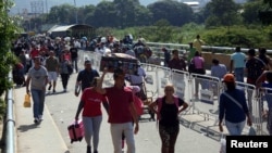 Ante la difícil situación por el coronavirus, muchos migrantes que se encontraban asentados en Bogotá y varias ciudades del país optaron por emprender una nueva travesía, el regreso a su país.