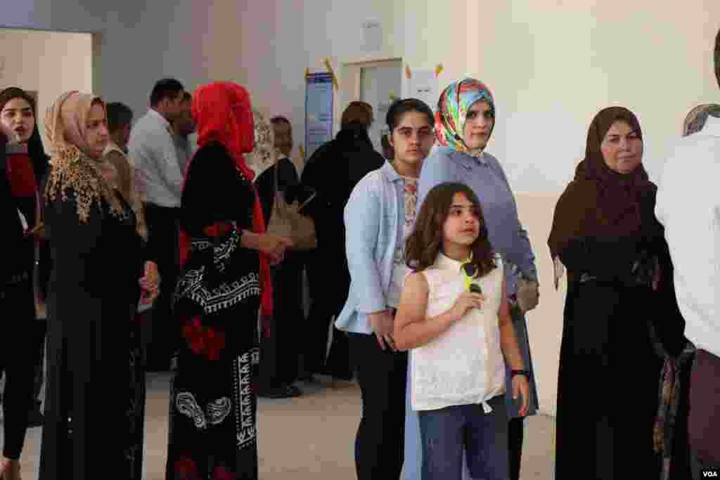 Early results showed low voter turnout, reflecting disillusionment with a series of governments after decades of corruption, wars and economic crises, May 12, 2018, in Irbil, Kurdistan Region, Iraq. (H. Murdock/VOA)