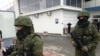 우크라 "러시아 무장단체, 크림반도 공항 점거"