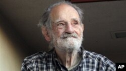  Lloyd Shapley, one of two Americans who were awarded the Nobel economics prize, is photographed at his home in the Pacific Palisades area of Los Angeles, October 15, 2012.
