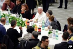 Papa Francisco almoçou com os pobres
