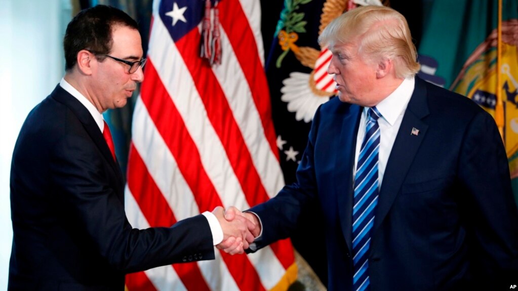 Donald Trump firmó una orden ejecutiva que autoriza al Secretario del Tesoro a iniciar el proceso de la reforma tributaria.