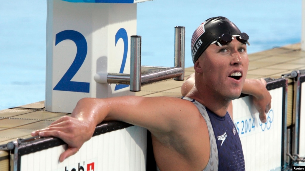 资料照片片：美国泳将克莱特·凯勒在希腊雅典奥运会参加男子400米自由泳接力赛（2004年8月14日）(photo:VOA)