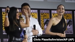 Salma Hayek, Lia McHugh, Don Lee dan Angelina Jolie di acara panel Marvel Studios di Comic-Con International, San Diego (dok: Chris Pizzello/Invision/AP)