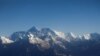 Pendaki Perempuan Pemecah Rekor Everest Terdampar di Nepal Akibat COVID-19 