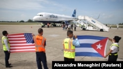 Les drapeaux cubain et américain à Santa Clara, Cuba, le 31 août 2016.