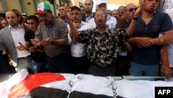 Said Davabşa’nın cenazesinde toplanan Filistinliler