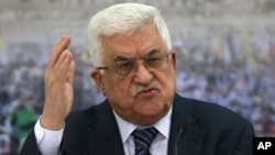 Palestinian President Mahmoud Abbas speaks during a meeting of the Palestinian leadership at his compound in the West Bank city of Ramallah, November 16, 2012.