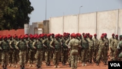 Des soldats de l'armée angolaise. (Photo VOA)