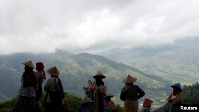 Kawah Sileri Dieng Meletus Lokasi Wisata Ditutup