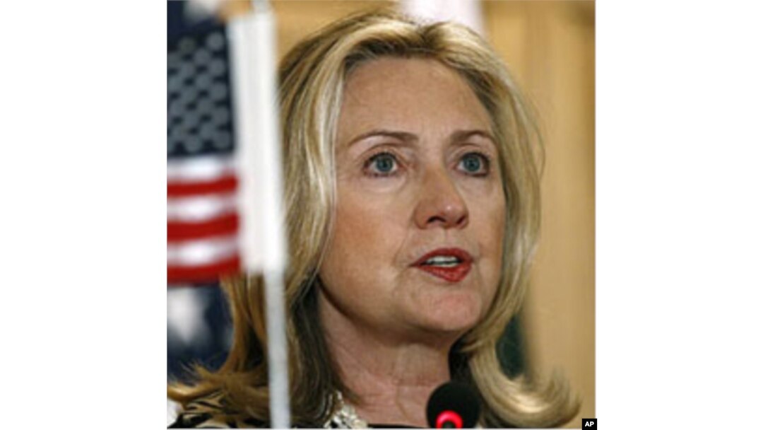 Sakatariyar harakokin wajen Amurka Hillary Clinton, tana bayyana alhini game da rasuwar Yariman Saudiyya Sultan bin Abdul-Aziz, daga Tajikistan inda ta yada zango a rangadin da take yi a wasu kasashen yankin tsakiyar nahiyar Asiya