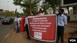 Des membres de la campagne 'Bring Back Our Girls' lors d'un rassemblement à Abuja, au Nigeria, le 11 avril 2017.