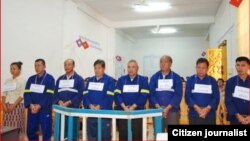 ປະຊາຊົນລາວບັນດາເຜົ່າມີທ່າອຽງທີ່ຈະເສື່ອມສັດທາຕໍ່ການນຳພາຂອງພັກເພີ້ມຂຶ້ນນັບມື້ ໂດຍມີສາເຫດສຳຄັນຈາກການຈັດຕັ້ງປະຕິບັດວຽກງານທີ່ບໍ່ມີປະສິດທິພາບຂອງບຸກຄະລາກອນພັກ ສໍ້ລາດບັງຫລວງ.