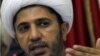 شیخ علی سلمان، رهبر حزب الوفاق، حزب اصلی مخالفان شیعی بحرین، در منامه با روزنامه نگاران گفت و گو می کند. ۳۰ مارس ۲۰۱۱