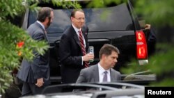 Заместитель генпрокурора Род Розенстайн покидает Белый дом после встречи с президентом США Дональдом Трампом. Вашингтон, США. 21 мая 2018 г.