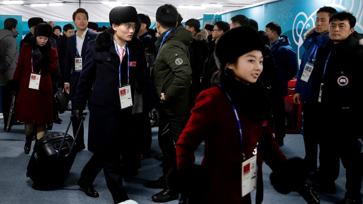 North Koreans Arrive in South Korea for Olympics