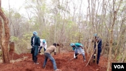 Exumação de corpos em Murrupula, Nampula