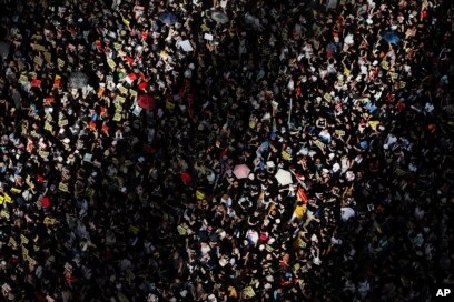 香港19年7月1日抗議的日與夜
