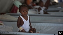 Dete obolelo od kolere na Haitiju (arhivski snimak)