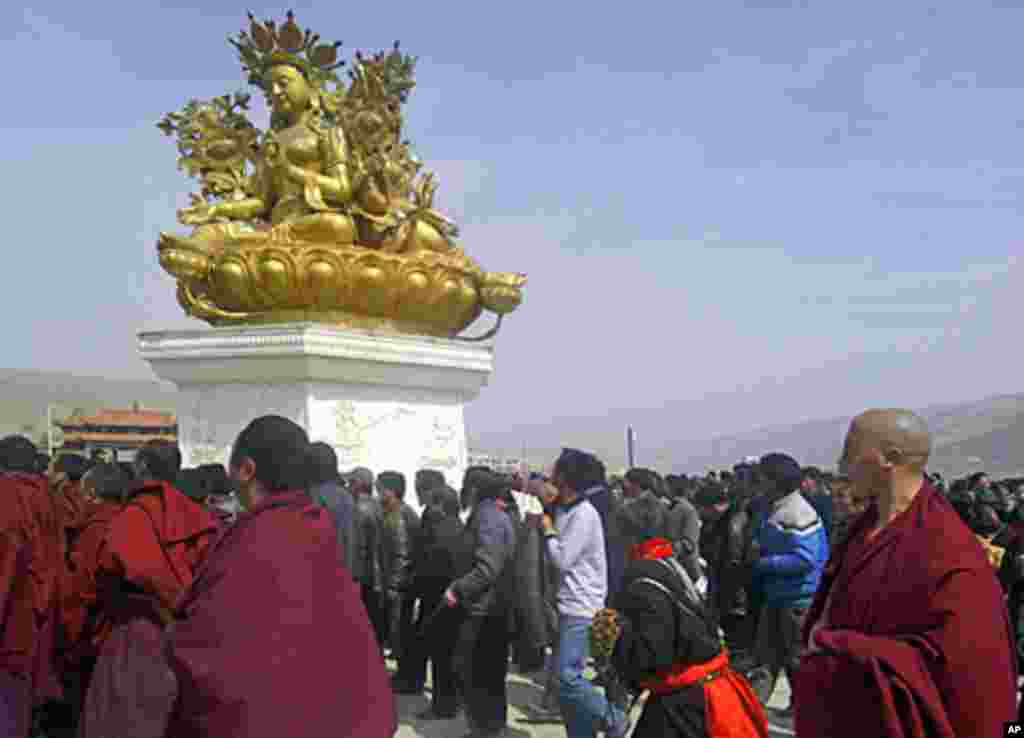 Tibetans gathered at the Dolma grounds after Jamyang Palden's self-immolation
