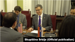 Delegacija američkog Stejt departmenta predvođena ambasadorom za međunarodne religijske slobode Semjuelom Braunbekom posetila je Skupštinu Srbije, Foto: video grab, agencija Fonet
