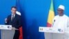 Emmanuel Macron appelle à une "accélération" du processus de paix au Mali