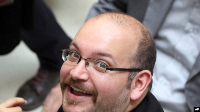  "Quiero que la gente sepa que físicamente, me siento bien. Se que están ansiosos por escucharme, pero quiero procesar esto por un tiempo", dijo el periodista del Washington Post Jason Rezaian, liberado el sábado por Irán. Foto de archivo.