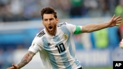 Lionel Messi baada ya kuipatia Argentina bao la kwanza