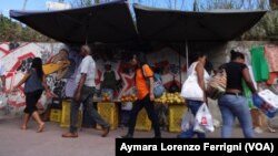 Venezolanos deben invertir tres salarios mínimos para cubrir gastos de alimentación.