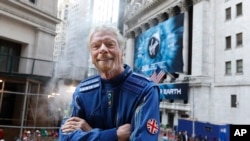 Sir Richard Branson, fundador da Virgin Galactic, na New York Stock Exchange. 2019. (AP Photo/Richard Drew)