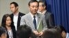 وزیر دادگستری ژاپن دو حکم اعدام را به خبرنگاران اعلام می کند. توکیو، ۲۹ اوت ۲۰۱۴