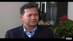 In an exclusive interview with VOA Khmer in Long Beach, CA., Gen. Manet, a senior military commander who heads the country's elite counter-terrorism unit, explained the reason for his withdrawal from the parade. 