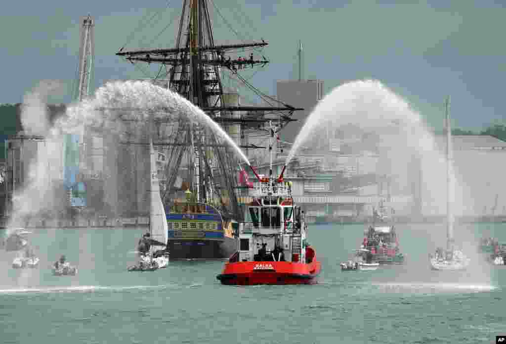 The frigate Hermione arrives in the port of Bayonne, southwestern France, for renovation. The vessel, a reproduction of the 1779 Hermione, which achieved fame by ferrying General La Fayette to the United States in 1780. 
