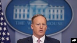 Juru bicara Gedung Putih, Sean Spicer, di Gedung Putih, 23 Januari 2017. (AP Photo/Pablo Martinez Monsivais) 