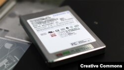 An solid state drive has no moving disk (Creative Commons).