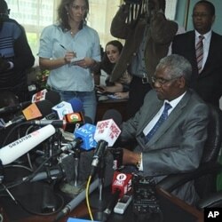 Head of Kenyan Civil Service Francis Muthaura addresses the media after being named as a suspect in Kenya's post-election chaos by ICC Prosecutor Luis Moreno-Ocampo, 15 Dec. 2010