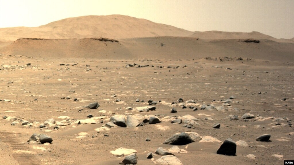 '毅力号'在火星上拍摄到的'机智号'第三次飞行。(2021年4月25日)(photo:VOA)