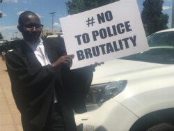 Amagqwetha atshengisela emigwaqweni ekhonona ngokwenzakala eZimbabwe.