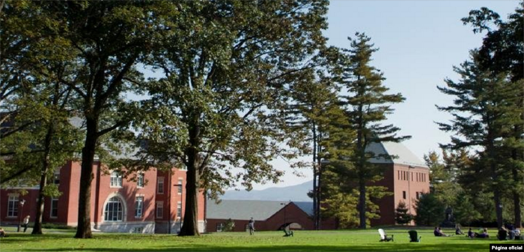 #10 Amherst College - Fica em Massachusetts e foi fundada em 1821. Tem grandes rivalidades com a Williams College, que está nesta lista também!