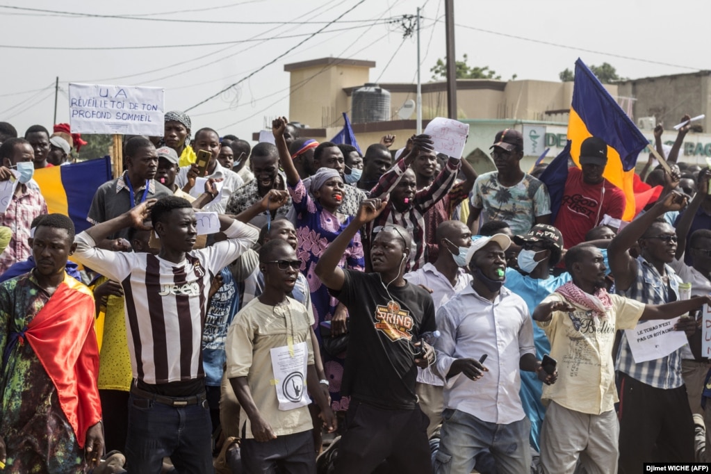 Des manifestants à, N'Djamena, le 11 septembre 2021, contre la junte qui dirige le Tchad depuis la mort d'Idriss Deby Itno