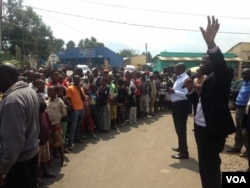 FILE - Presidential candidate Philippe Mpayimana speaks to a crowd in Rwanda.