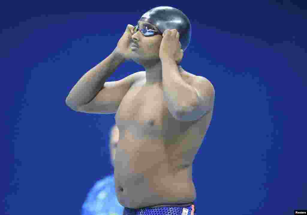 L'Éthiopien Robel Kiros Habte lors des qualifications pour les 100 m nage libre à Rio de Janeiro, Brésil, le 9 août 2016.
