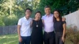 My-Linh Thai cùng chồng, Don, và hai con, đều đang là học sinh trung học ở Bellevue School District. (my-linhthai.com)