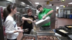 College Students Rescue Leftover Food, Feed the Poor