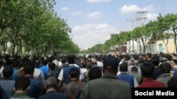 کشاورزان اصفهان بارها تجمع اعتراضی درباره حق آبه برگزار کردند.