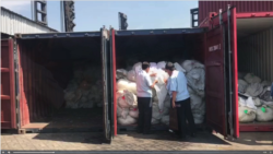 Ho Chi Minh City’s Customs Authorities detained three containers of Chinese goods transferred to the country and illegally relabeled as made-in-Vietnam for export to the US. (Photo Hai Quan Online)
