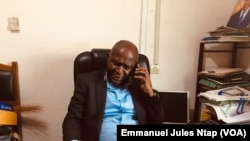Jean-Marc Bikoko dans son bureau à Yaoundé, le 23 août 2019. (VOA/Emmanuel Jules Ntap)
