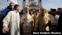 2020年2月29日黑山塞尔维亚东正教大主教带领抗议游行，反对宗教新法律。