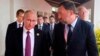 Ruski predsednik Vladimir Putin i magnat Oleg Deripaska na samitu APEK-a u Vijetnamu (arhivski snimak) 